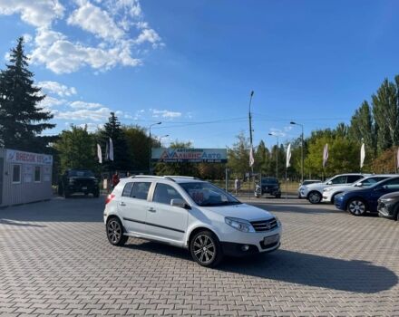 Белый Джили МК Кросс, объемом двигателя 1.5 л и пробегом 60 тыс. км за 3800 $, фото 1 на Automoto.ua