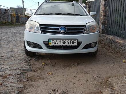 Білий Джилі МК Крос, об'ємом двигуна 1.5 л та пробігом 150 тис. км за 3500 $, фото 1 на Automoto.ua