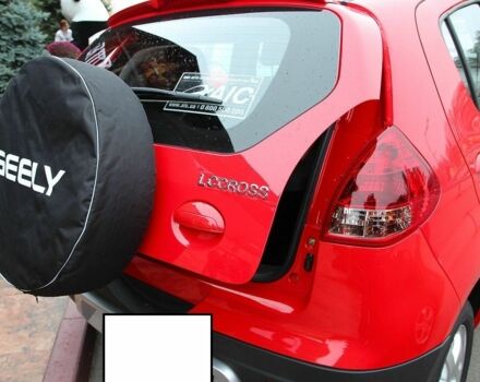 Красный Джили МК Кросс, объемом двигателя 1.3 л и пробегом 37 тыс. км за 3800 $, фото 3 на Automoto.ua