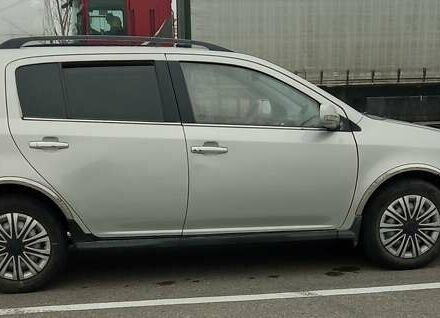 Серый Джили МК Кросс, объемом двигателя 1.5 л и пробегом 84 тыс. км за 3400 $, фото 2 на Automoto.ua