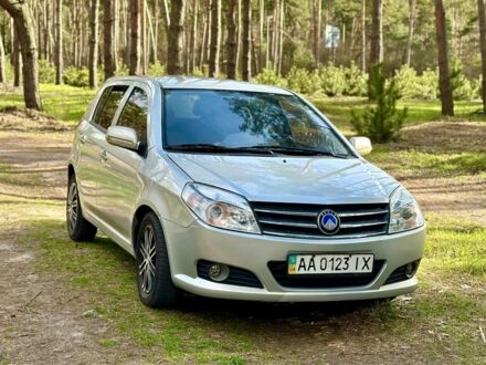 Джилі МК Крос 2010 у Кропивницькому (Кіровограді) на Automoto.ua Сірий Джилі МК Крос, об'ємом двигуна 1.5 л та пробігом 137 тис. км за 2500 $, фото 1 на Automoto.ua
