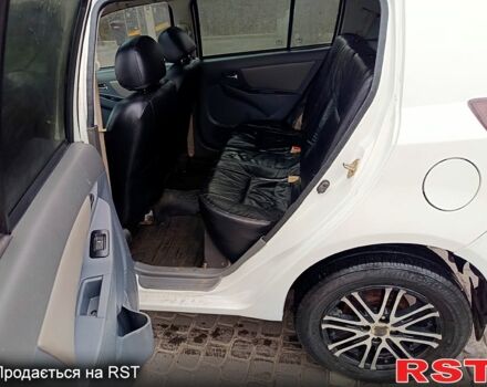 Білий Джилі МК, об'ємом двигуна 1.5 л та пробігом 170 тис. км за 2500 $, фото 7 на Automoto.ua