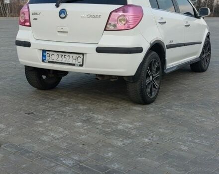 Белый Джили МК, объемом двигателя 1.5 л и пробегом 152 тыс. км за 3400 $, фото 1 на Automoto.ua