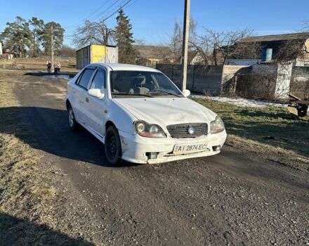 Белый Джили МК, объемом двигателя 1.5 л и пробегом 200 тыс. км за 800 $, фото 1 на Automoto.ua