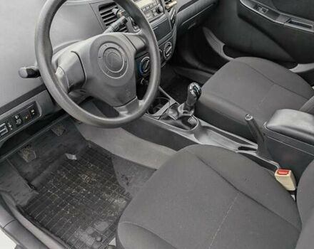 Белый Джили МК, объемом двигателя 1.59 л и пробегом 28 тыс. км за 2000 $, фото 17 на Automoto.ua