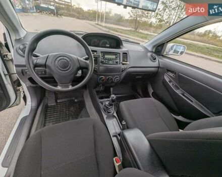 Белый Джили МК, объемом двигателя 1.59 л и пробегом 28 тыс. км за 2000 $, фото 16 на Automoto.ua