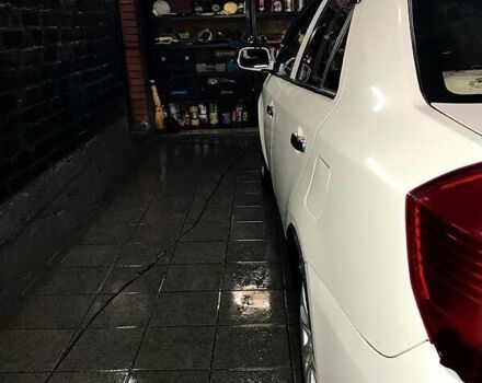 Белый Джили МК, объемом двигателя 1.5 л и пробегом 204 тыс. км за 3000 $, фото 1 на Automoto.ua