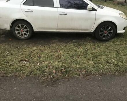 Белый Джили МК, объемом двигателя 1.5 л и пробегом 130 тыс. км за 2699 $, фото 1 на Automoto.ua