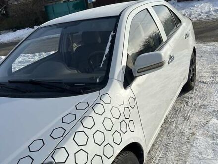 Белый Джили МК, объемом двигателя 1.5 л и пробегом 150 тыс. км за 2400 $, фото 1 на Automoto.ua