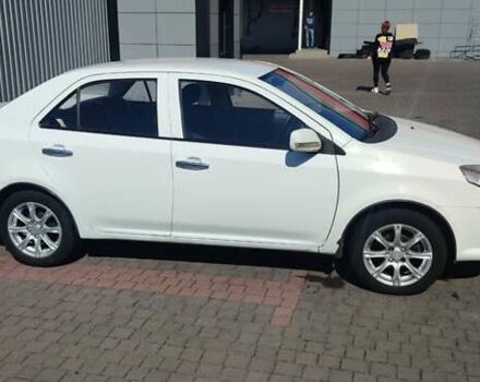 Белый Джили МК, объемом двигателя 1.5 л и пробегом 166 тыс. км за 3650 $, фото 1 на Automoto.ua