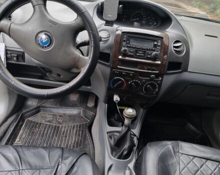 Черный Джили МК, объемом двигателя 1.6 л и пробегом 200 тыс. км за 2000 $, фото 2 на Automoto.ua