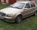 Желтый Джили МР, объемом двигателя 1.5 л и пробегом 304 тыс. км за 1100 $, фото 1 на Automoto.ua
