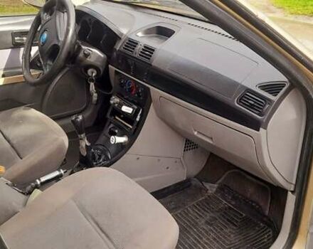 Желтый Джили МР, объемом двигателя 1.5 л и пробегом 248 тыс. км за 1999 $, фото 9 на Automoto.ua