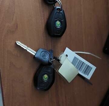 Синий Джили МР, объемом двигателя 1.5 л и пробегом 66 тыс. км за 3000 $, фото 2 на Automoto.ua