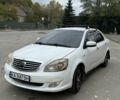 Белый Джили Мапл, объемом двигателя 1.8 л и пробегом 267 тыс. км за 1550 $, фото 1 на Automoto.ua