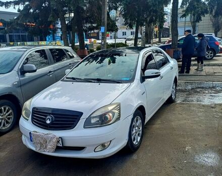 Белый Джили Мапл, объемом двигателя 1.8 л и пробегом 186 тыс. км за 3499 $, фото 1 на Automoto.ua