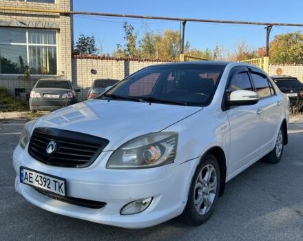 Белый Джили Мапл, объемом двигателя 1.8 л и пробегом 160 тыс. км за 2359 $, фото 1 на Automoto.ua