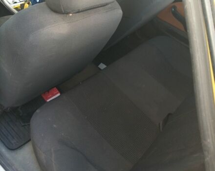 Желтый Джили Мапл, объемом двигателя 1.8 л и пробегом 100 тыс. км за 953 $, фото 4 на Automoto.ua