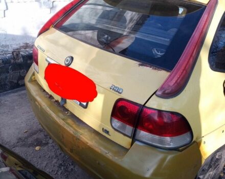 Желтый Джили Мапл, объемом двигателя 1.8 л и пробегом 100 тыс. км за 953 $, фото 1 на Automoto.ua