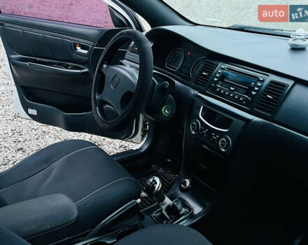 Білий Джилі СЛ, об'ємом двигуна 1.79 л та пробігом 184 тис. км за 3400 $, фото 19 на Automoto.ua