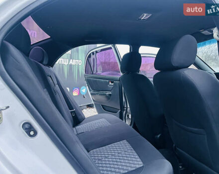 Білий Джилі СЛ, об'ємом двигуна 1.79 л та пробігом 184 тис. км за 3400 $, фото 16 на Automoto.ua