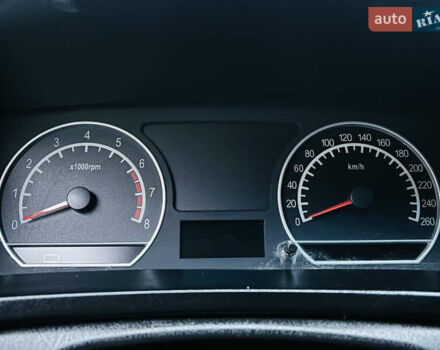 Білий Джилі СЛ, об'ємом двигуна 1.79 л та пробігом 184 тис. км за 3400 $, фото 24 на Automoto.ua