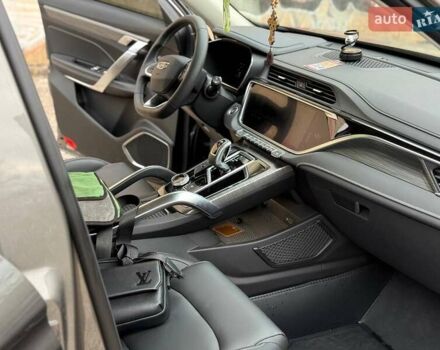 Сірий Джилі Atlas Pro, об'ємом двигуна 1.48 л та пробігом 3 тис. км за 18000 $, фото 31 на Automoto.ua