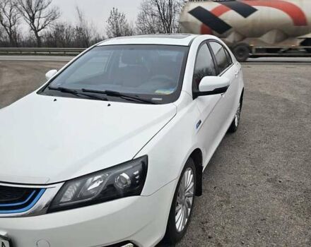 Белый Джили Emgrand EV253, объемом двигателя 0 л и пробегом 132 тыс. км за 9500 $, фото 2 на Automoto.ua