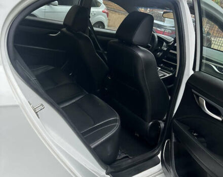 Белый Джили Emgrand EV350, объемом двигателя 0 л и пробегом 85 тыс. км за 10699 $, фото 13 на Automoto.ua
