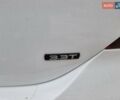 Белый Генезис G70, объемом двигателя 3.3 л и пробегом 24 тыс. км за 35000 $, фото 4 на Automoto.ua