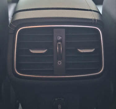 Сірий Генезис G70, об'ємом двигуна 2.2 л та пробігом 153 тис. км за 20500 $, фото 19 на Automoto.ua