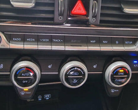 Сірий Генезис G70, об'ємом двигуна 2.2 л та пробігом 153 тис. км за 20500 $, фото 21 на Automoto.ua