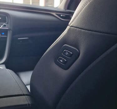 Сірий Генезис G70, об'ємом двигуна 2.2 л та пробігом 153 тис. км за 20500 $, фото 18 на Automoto.ua