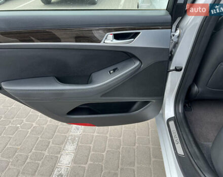 Генезис G80, об'ємом двигуна 3.78 л та пробігом 58 тис. км за 28000 $, фото 8 на Automoto.ua