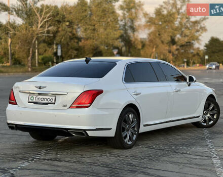 Белый Генезис G90, объемом двигателя 5.04 л и пробегом 177 тыс. км за 34900 $, фото 6 на Automoto.ua