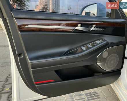 Белый Генезис G90, объемом двигателя 5.04 л и пробегом 177 тыс. км за 34900 $, фото 28 на Automoto.ua