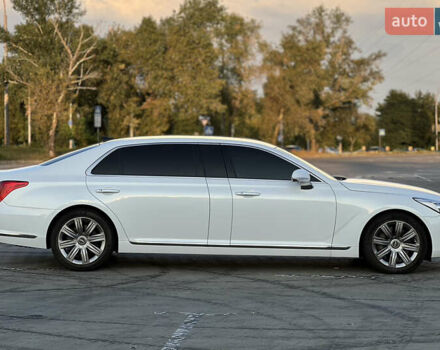 Белый Генезис G90, объемом двигателя 5.04 л и пробегом 177 тыс. км за 34900 $, фото 3 на Automoto.ua