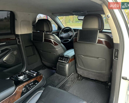 Белый Генезис G90, объемом двигателя 5.04 л и пробегом 177 тыс. км за 34900 $, фото 19 на Automoto.ua