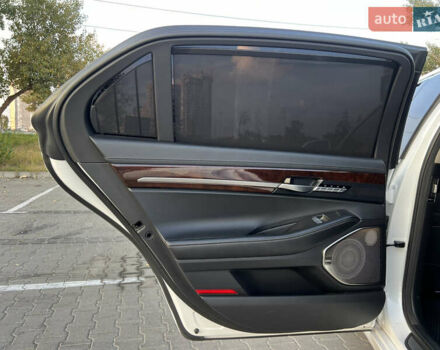 Белый Генезис G90, объемом двигателя 5.04 л и пробегом 177 тыс. км за 34900 $, фото 15 на Automoto.ua