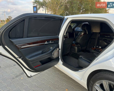 Белый Генезис G90, объемом двигателя 5.04 л и пробегом 177 тыс. км за 34900 $, фото 14 на Automoto.ua