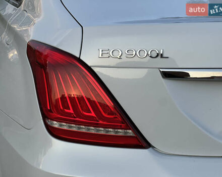 Белый Генезис G90, объемом двигателя 5.04 л и пробегом 177 тыс. км за 34900 $, фото 13 на Automoto.ua