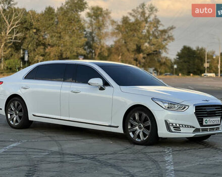 Белый Генезис G90, объемом двигателя 5.04 л и пробегом 177 тыс. км за 34900 $, фото 1 на Automoto.ua