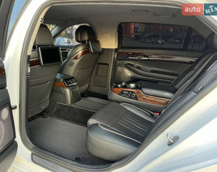 Белый Генезис G90, объемом двигателя 5.04 л и пробегом 177 тыс. км за 34900 $, фото 16 на Automoto.ua