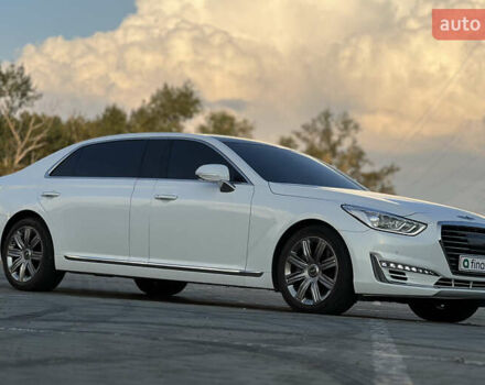 Белый Генезис G90, объемом двигателя 5.04 л и пробегом 177 тыс. км за 34900 $, фото 2 на Automoto.ua