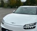 Белый Генезис GV60, объемом двигателя 0 л и пробегом 300 тыс. км за 35000 $, фото 1 на Automoto.ua