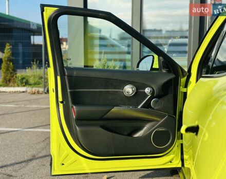 Жовтий Генезис GV60, об'ємом двигуна 0 л та пробігом 14 тис. км за 30999 $, фото 35 на Automoto.ua