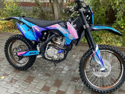 Геон Dakar GNS 300 2022 у Хмельнике на Automoto.ua Чорний Геон Dakar GNS 300, об'ємом двигуна 0.28 л та пробігом 1 тис. км за 2400 $, фото 1 на Automoto.ua