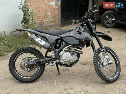 Геон Dakar GNS 300R 2023 у Золотоноше на Automoto.ua Чорний Геон Dakar GNS 300R, об'ємом двигуна 0.28 л та пробігом 5 тис. км за 2550 $, фото 1 на Automoto.ua
