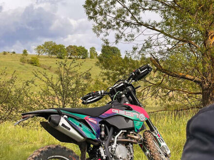 Геон Dakar GNS 300R 2023 в Гайсине на Automoto.ua Черный Геон Dakar GNS 300R, объемом двигателя 0.3 л и пробегом 4 тыс. км за 2700 $, фото 1 на Automoto.ua