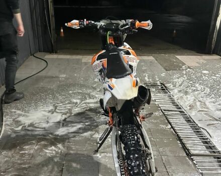 Геон Інша, об'ємом двигуна 0.3 л та пробігом 0 тис. км за 1999 $, фото 2 на Automoto.ua